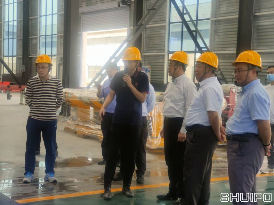 山東省科學(xué)院激光研究所所長賈中青、山東省機械設(shè)計研究院院長林江海帶領(lǐng)激光、高端裝備領(lǐng)域?qū)＜乙恍?人到水泊焊割實地調(diào)研2