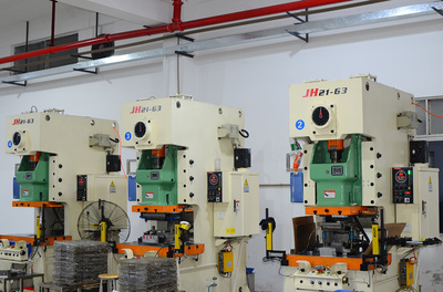 生產(chǎn)設(shè)備與機械設(shè)備 現(xiàn)代工業(yè)的支柱